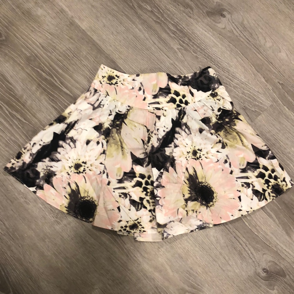 NWOT Floral Skirt